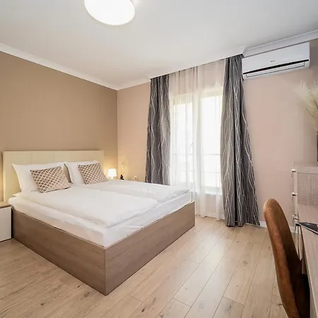 Comfy Luxury Center *