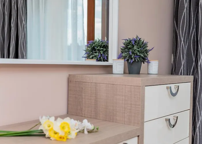 Comfy Luxury Center *