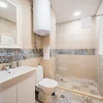 Comfy Luxury Center Apartment