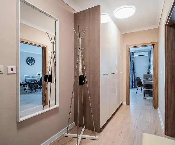 Comfy Luxury Center * Warna