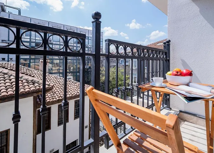 Comfy Luxury Center *