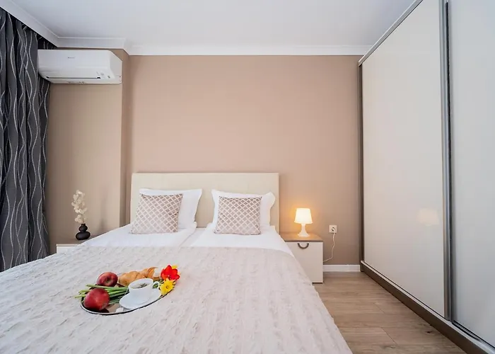 Comfy Luxury Center * Warna